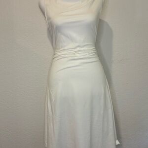Elegant White Sleeveless Dress